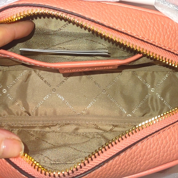 Michael Kors Jet Set Medium Embossed Pebbled Leather Crossbody Bag in Sherbert - Picture 7 of 11